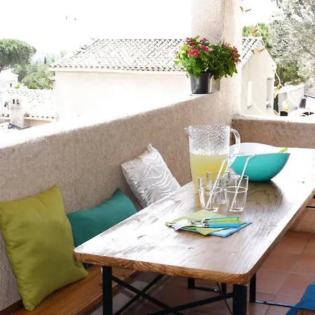 Avec Piscine Dans Un Quartier Calme A 103371 Fréjus